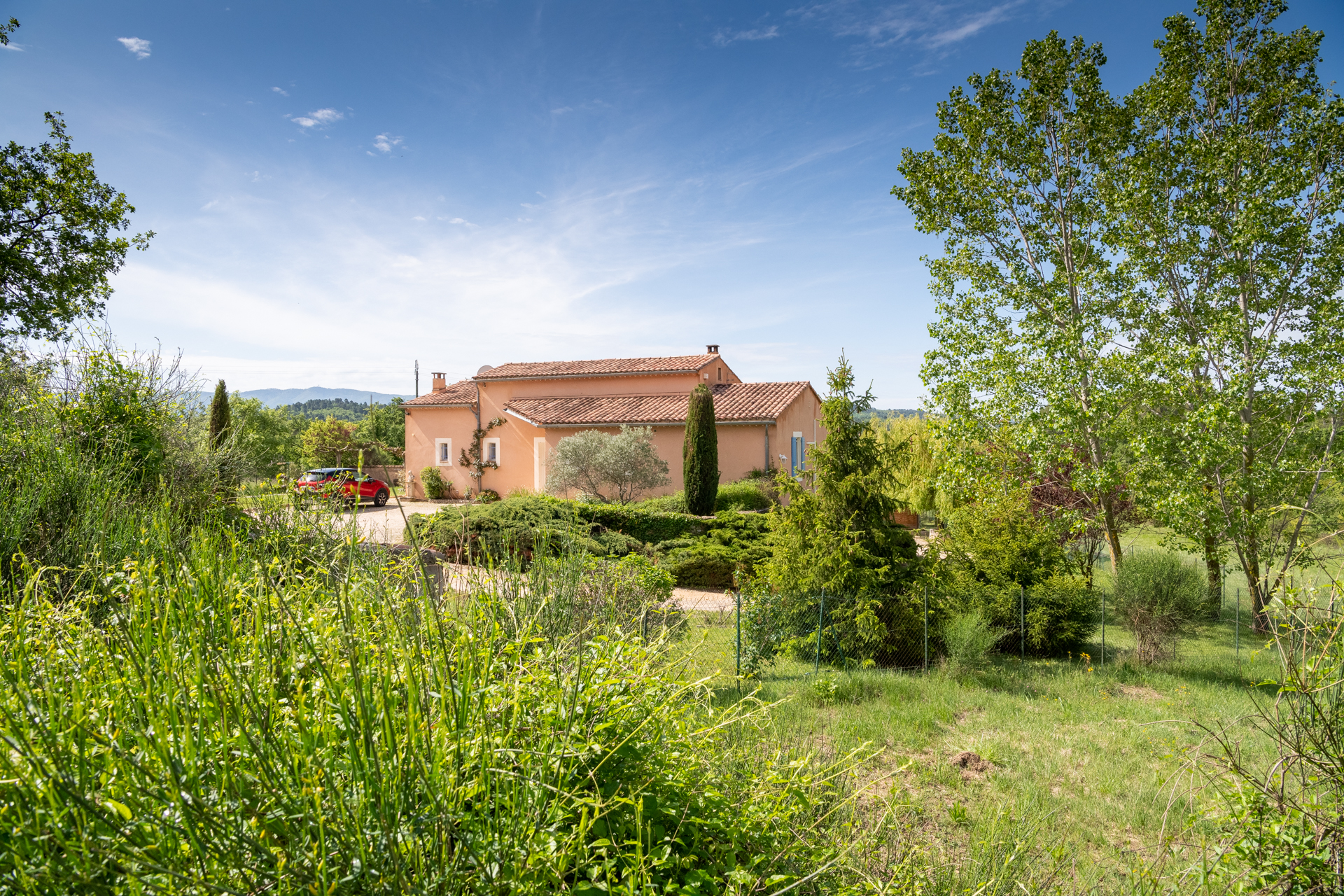 mas provencal typique dans le luberon pouvant accueillir jusqu'à 12 personnes